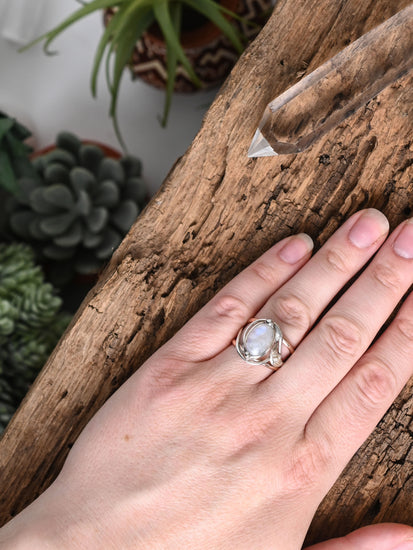 Moonstone Ring | js123