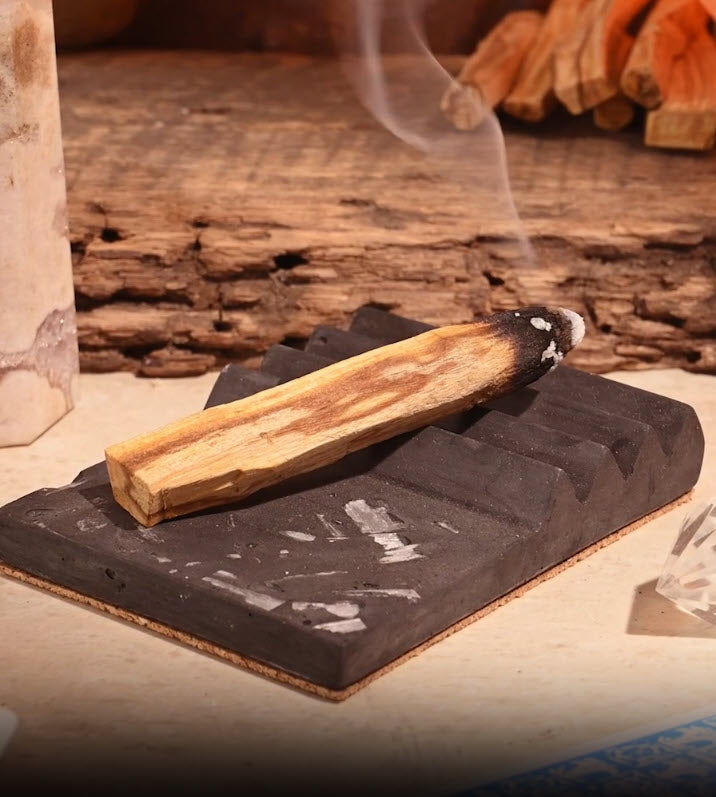 Auk Ma Palo Santo Burner | ib94-Charcoal Selenite | ib94-Blue Fog Selenite | ib94-White Terrazzo | ib94-Gray