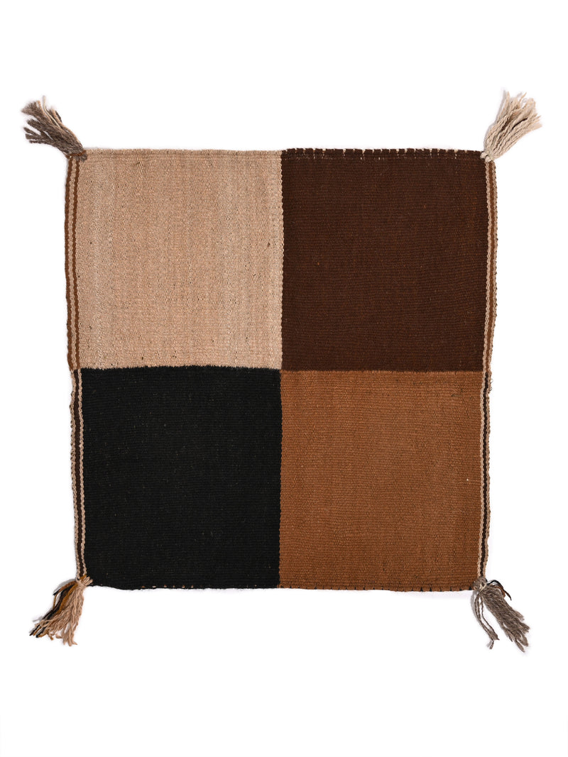 Q'ero Andean Carrying Cloth - Natural - Quarter Design
