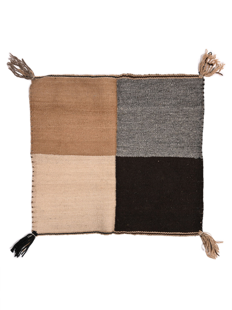 Q'ero Andean Carrying Cloth - Natural - Quarter Design