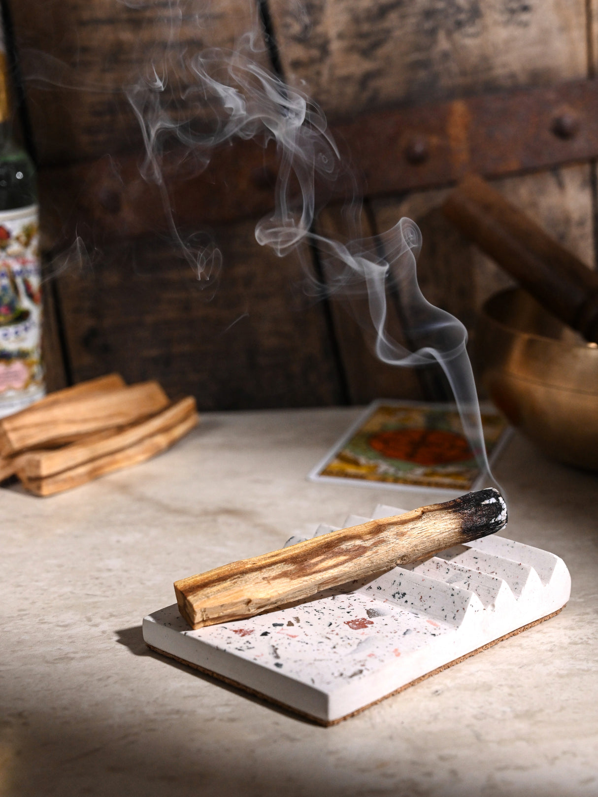 Auk Ma Palo Santo Burner LS | ib94-White Terrazzo