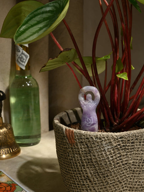 Gemstone Earth Goddess | Cg147