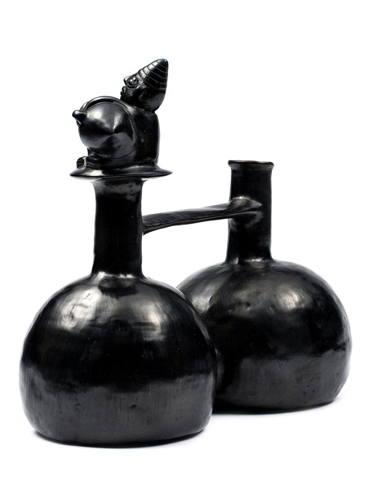 Huaco Silbador-Peruvian Water Whistling Vessel - Shaman with Vessel 5 | mmwv022